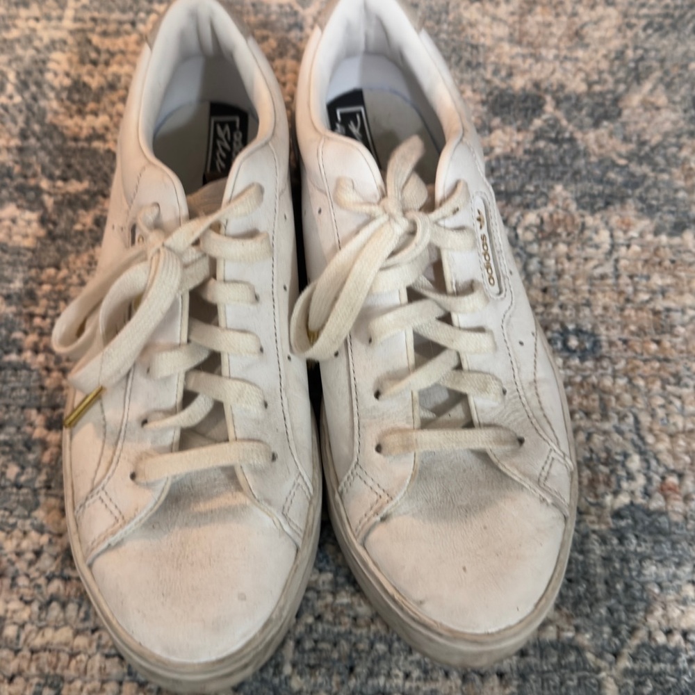 adidas white leather sleek Low-Top Sneakers
